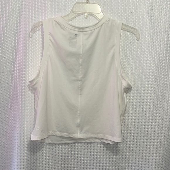 WOOHOO SOLD 💙🩷💙White knit boxy fit active crop tank top from All In Motion. - Picture 4 of 4